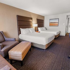 Deluxe Queen Room Two Queen Beds Mountain View